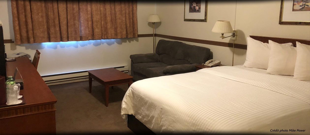 Two Seasons Inn guest room